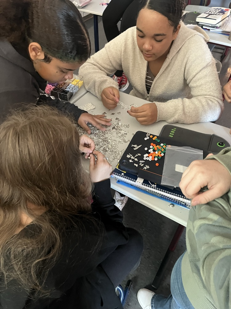 bracelet making club