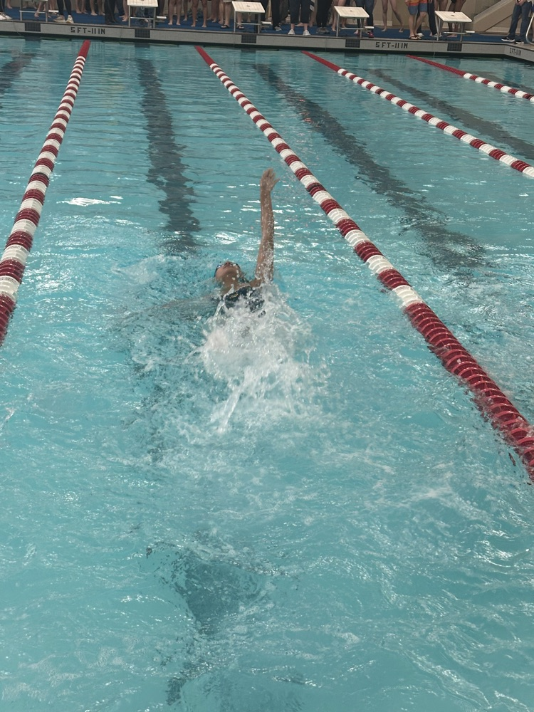 Evaeh Beane doing backstroke