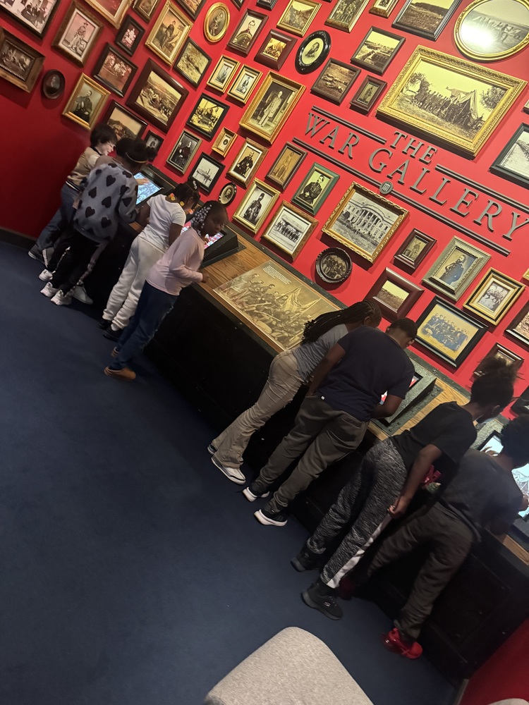 students at the museum