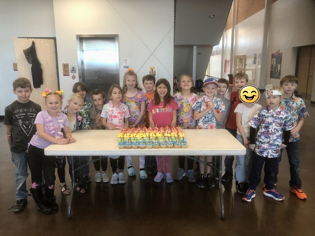 2nd grade students during 100 day