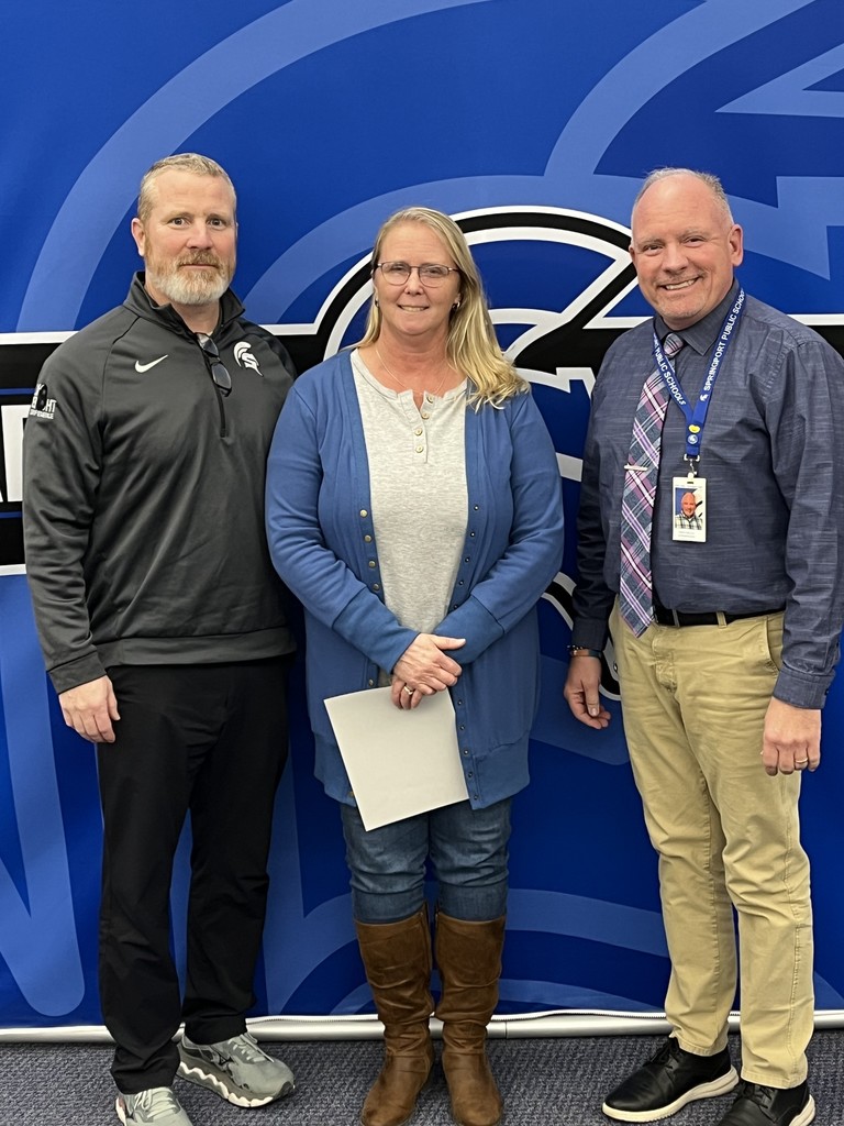 Mrs. LeAnne Kregel- 2024-25 Golden Apple Recipient 