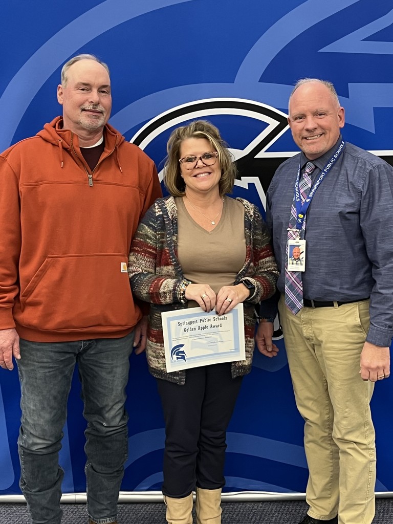 Mrs. Bridgette Petzold - 2024-25 Golden Apple Recipient 