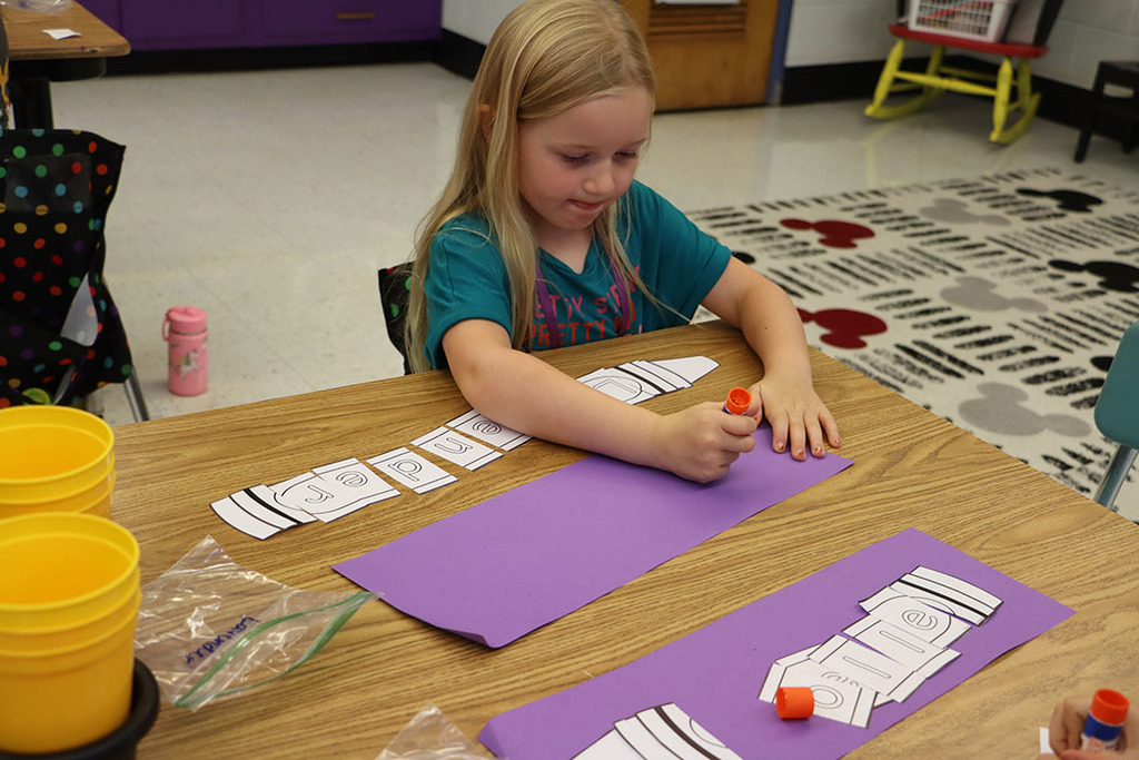 CES Kindergarten crayon name craft