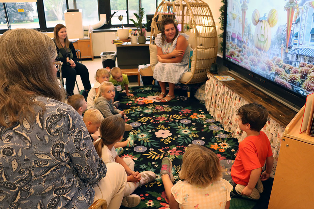 SES Kindergarten circle