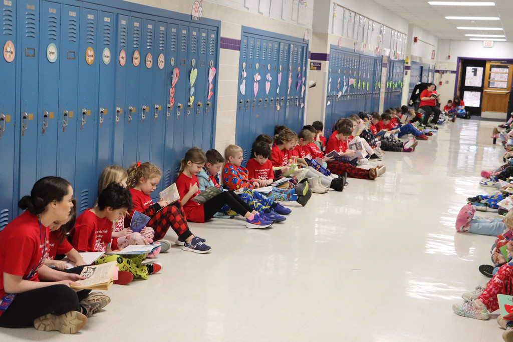 students lined the hallway to read. 