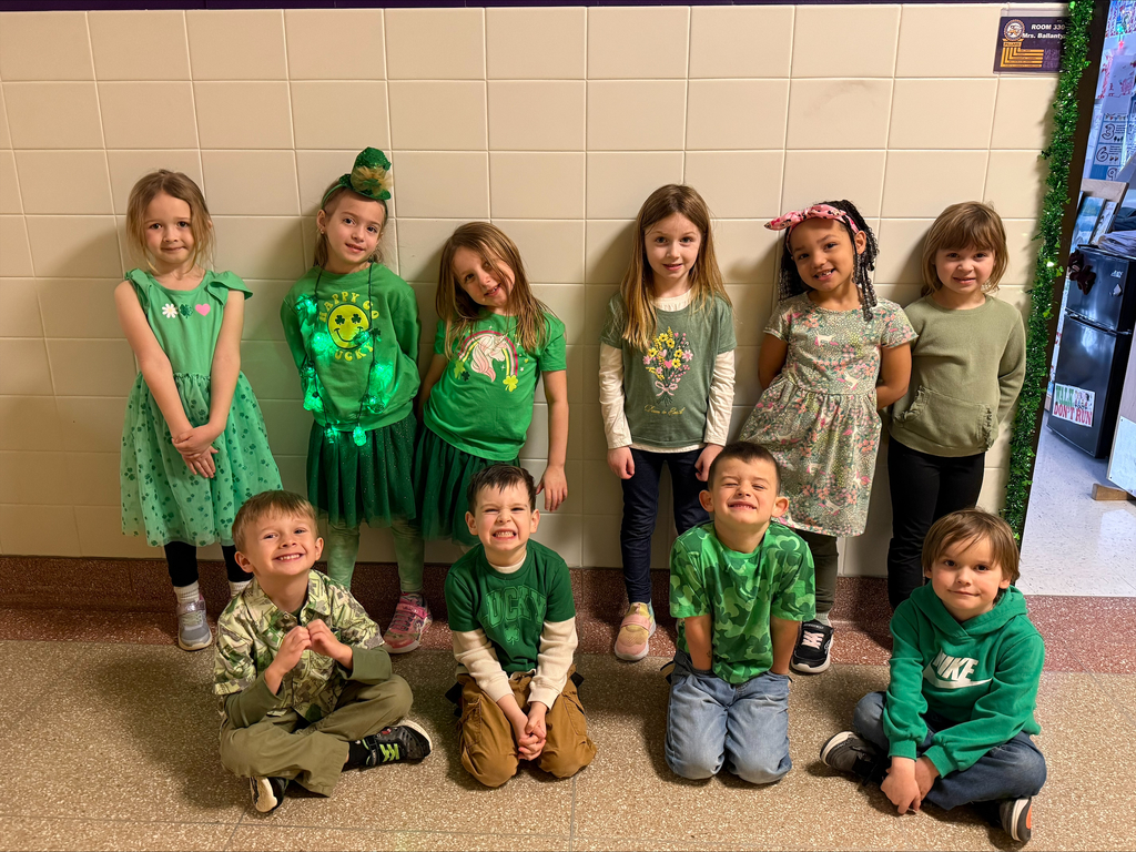 kindergartners dressed in green
