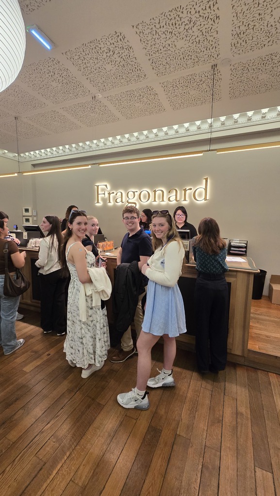 Students at the perfumery 