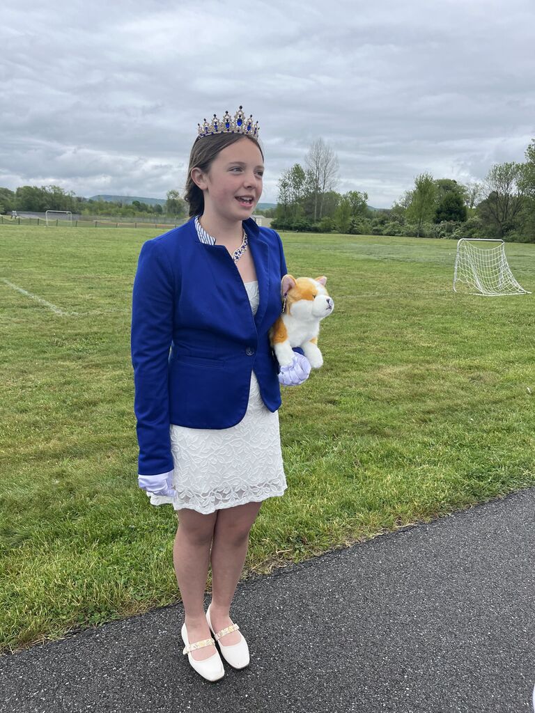 Student dressed as Queen Elizabeth II. 