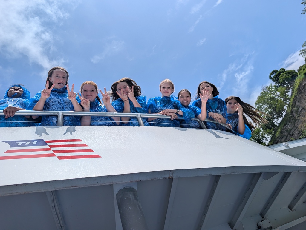 Girls on the Maid of the Mist.