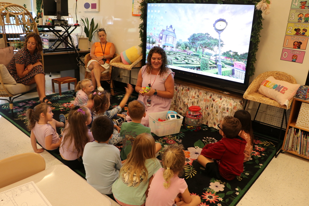 kindercamp cirlce time
