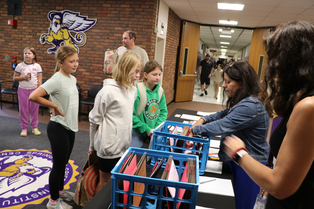 Students get their schedules