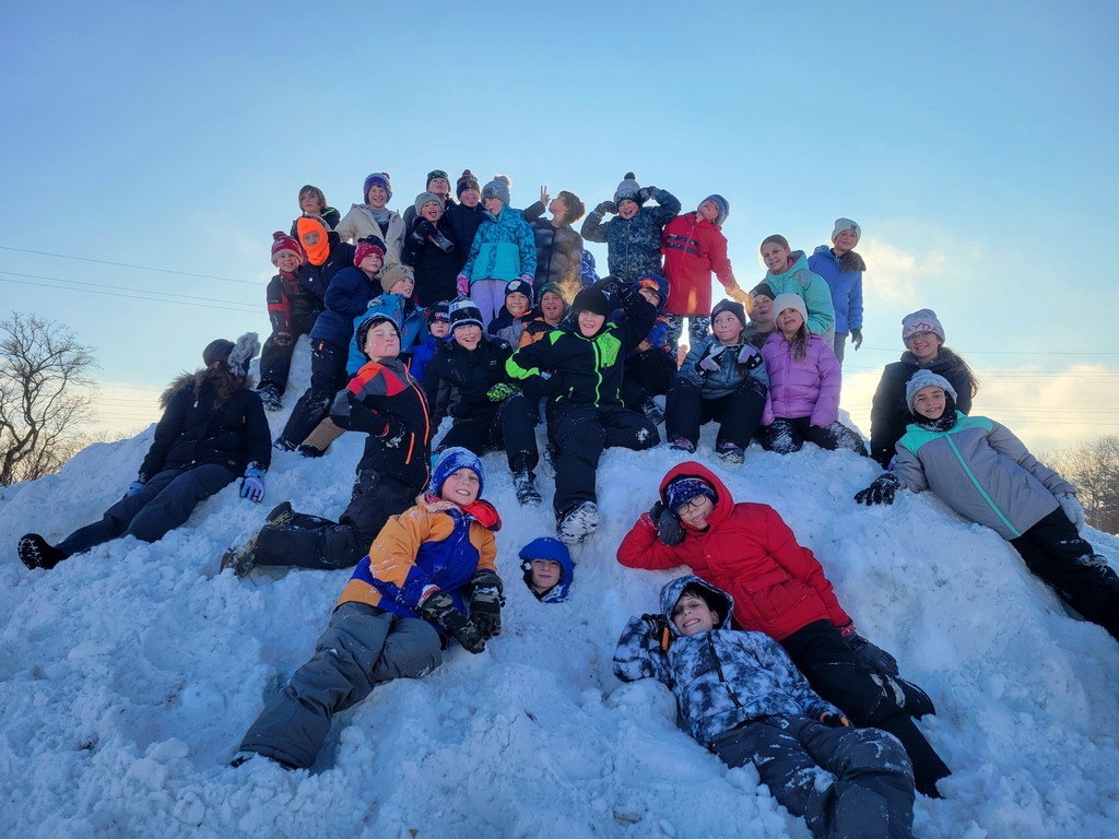 SCC 5th Graders playing in the snow