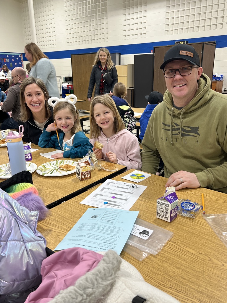 Math & Muffins - Elementary students and their families enjoyed the morning practicing math while enjoying muffins!