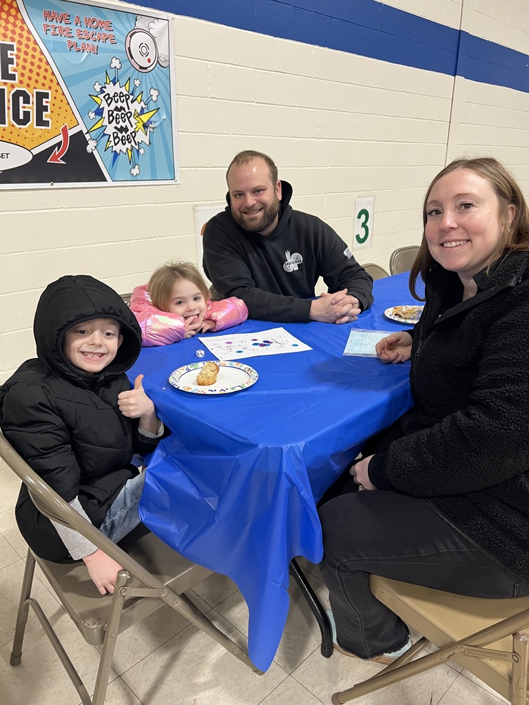 Math & Muffins - Elementary students and their families enjoyed the morning practicing math while enjoying muffins!
