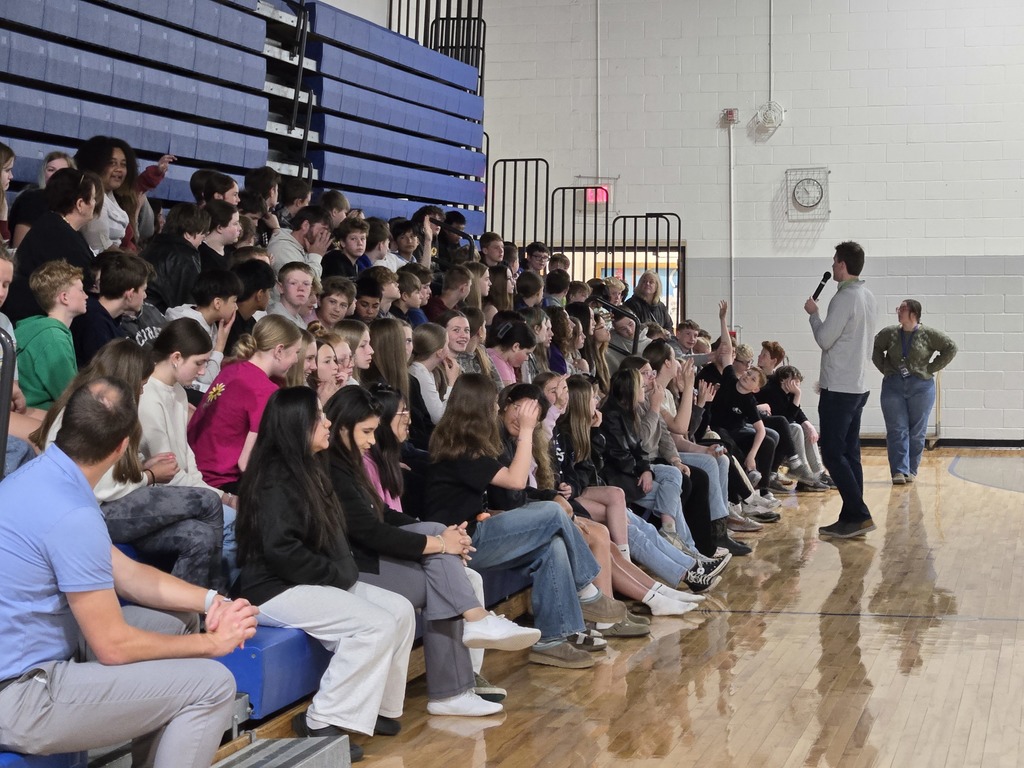 Cody Matz talks weather with SCC 7th graders