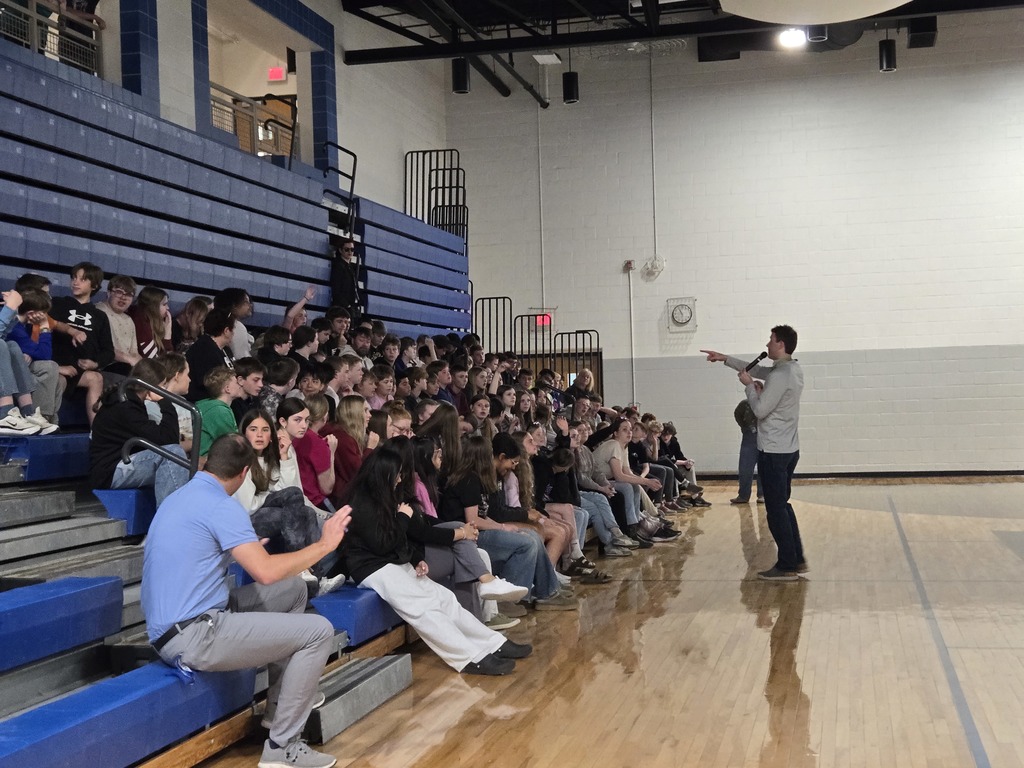 Cody Matz talks weather with SCC 7th graders