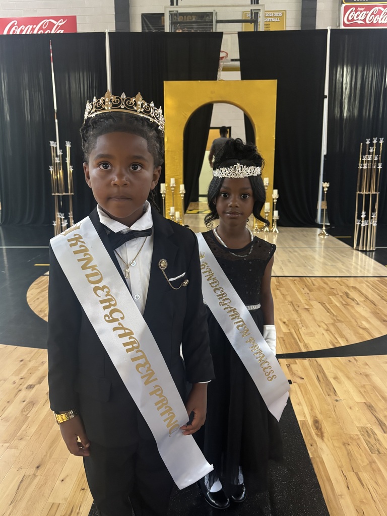Homecoming court