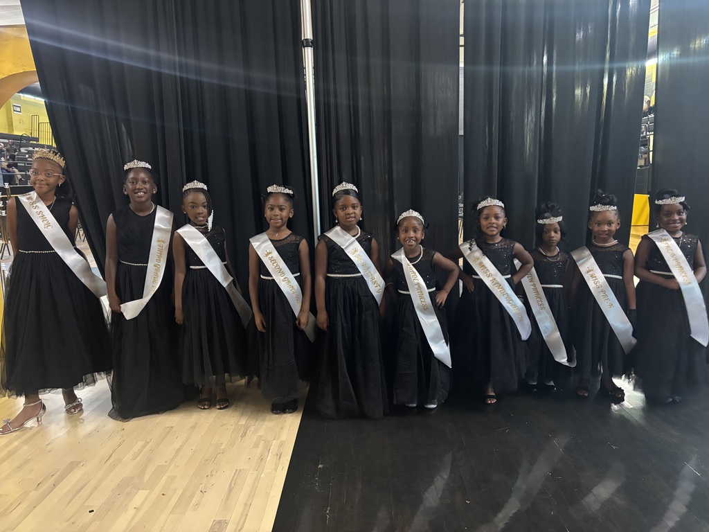 Homecoming court