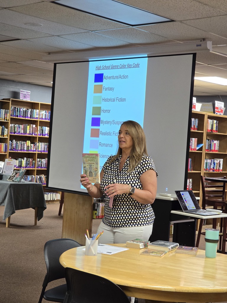 Freshman students visit the library. 