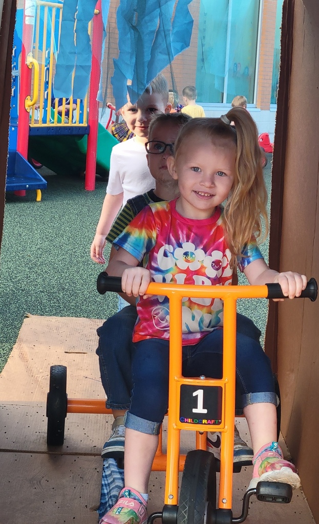 Tiger Cubs Wash Fun!