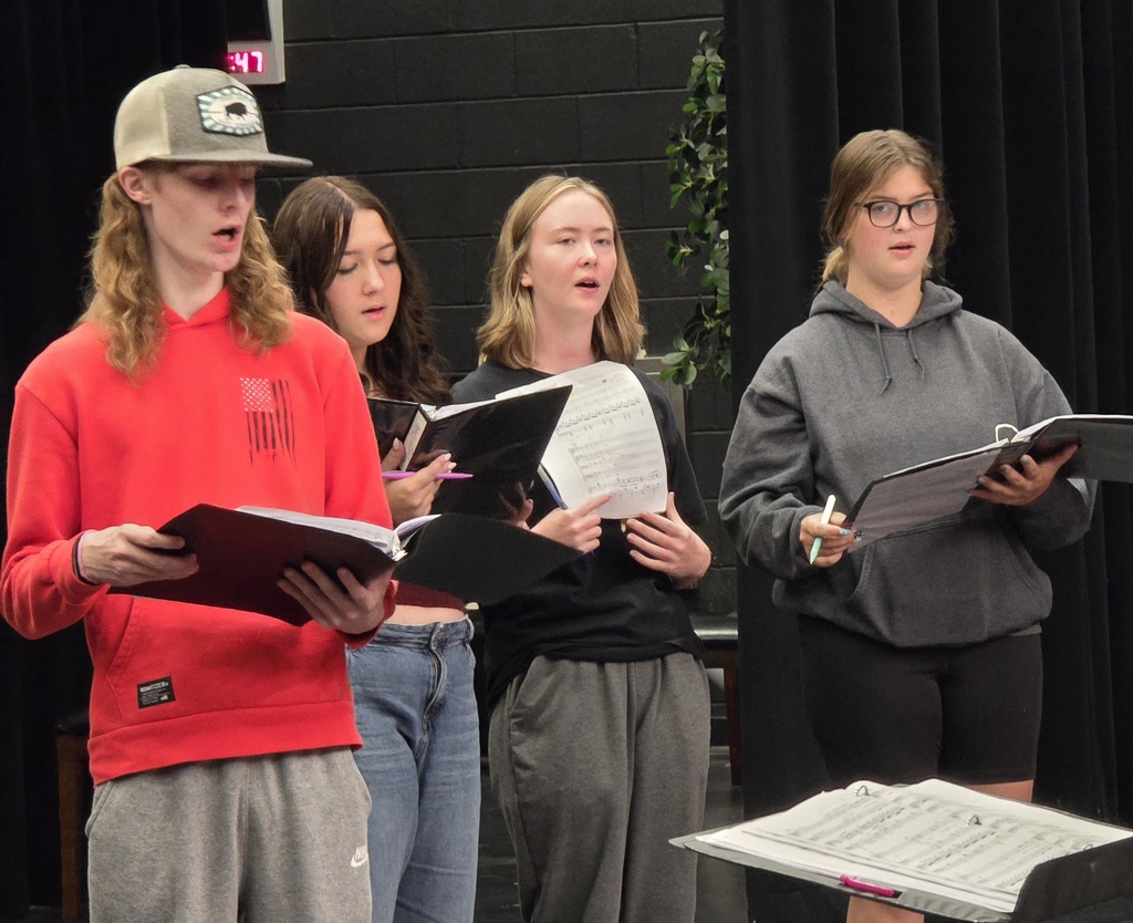 Chamber choir works with ECC for upcoming concert.