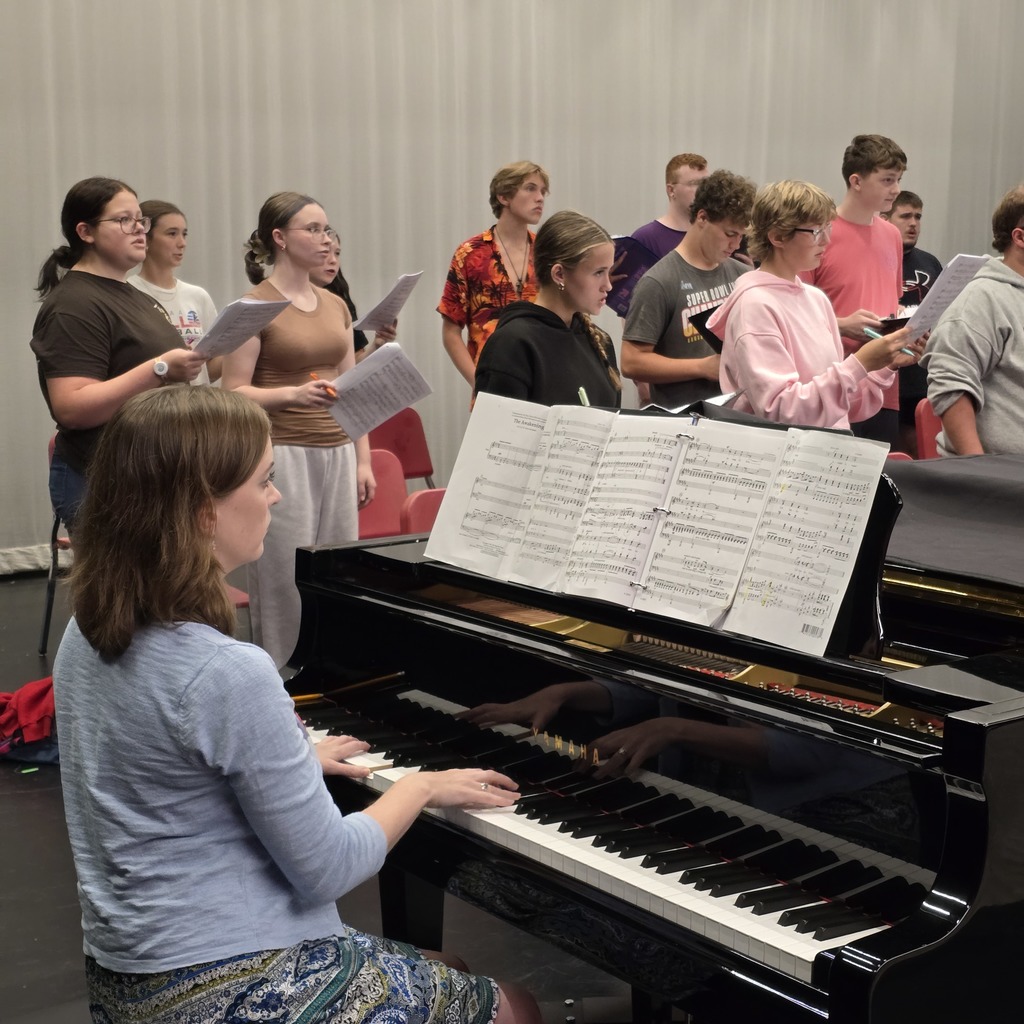 Chamber choir works with ECC for upcoming concert.
