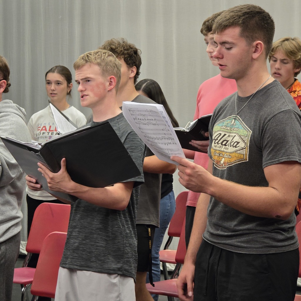 Chamber choir works with ECC for upcoming concert.