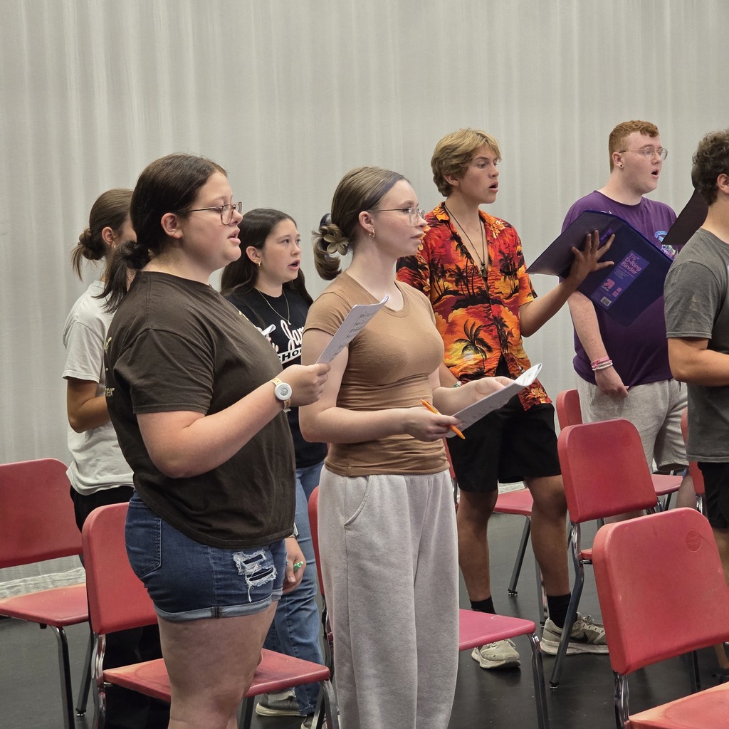 Chamber choir works with ECC for upcoming concert.