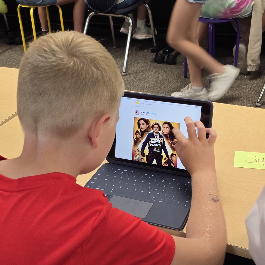 5th grade students learn about digital citizenship with Mrs. Hunter. 