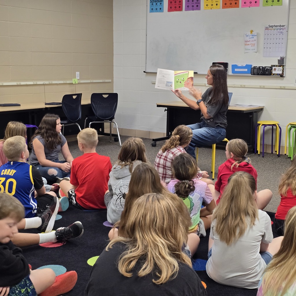 5th grade students learn about digital citizenship with Mrs. Hunter. 