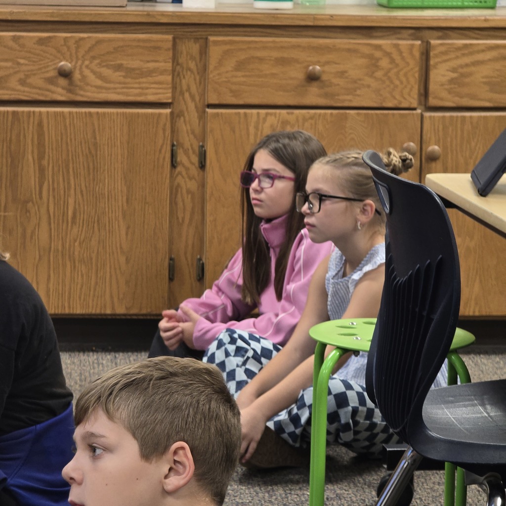 5th grade students learn about digital citizenship with Mrs. Hunter. 