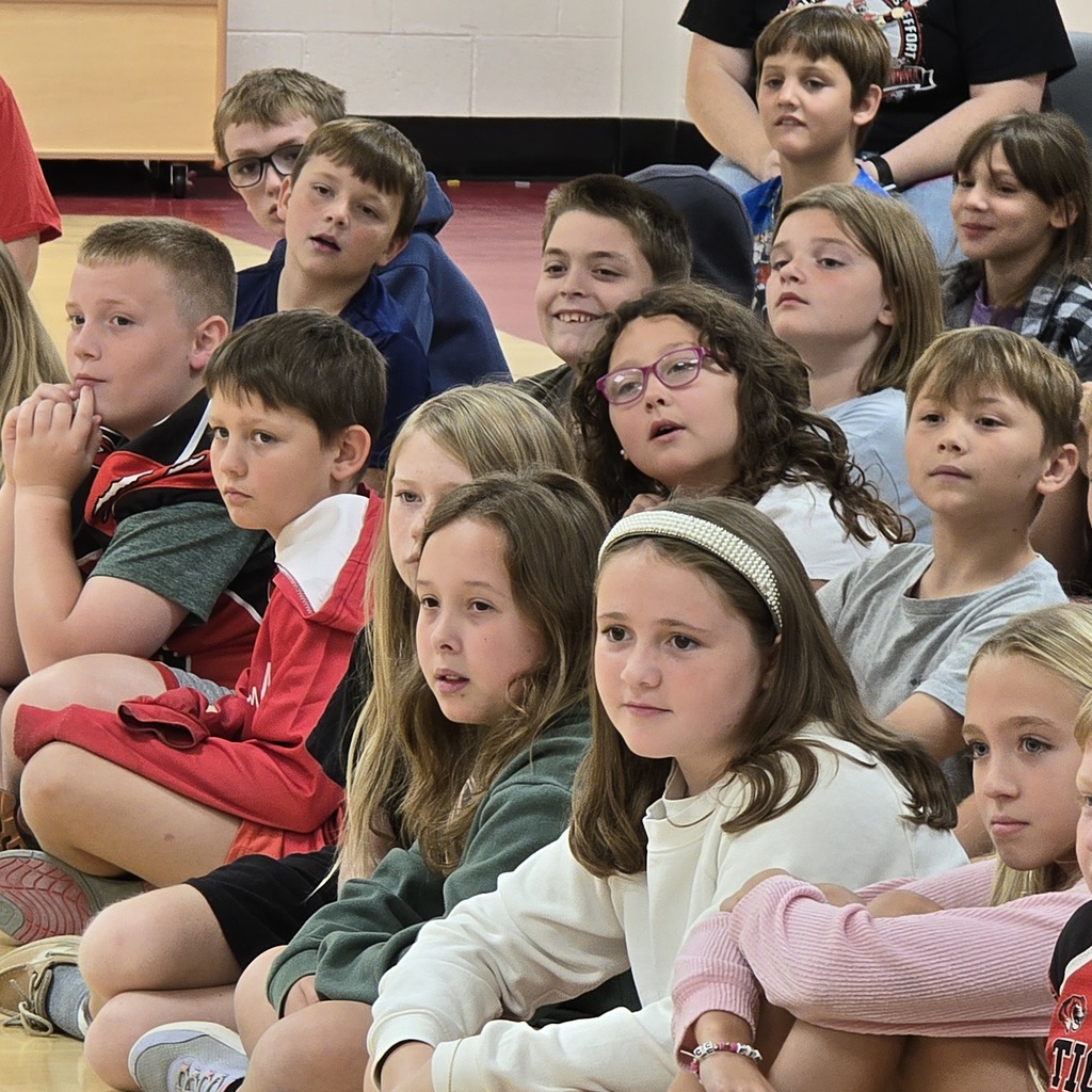 Medieval Club visits LWJE to help teach about the MIddle Ages to 4th grade students. 