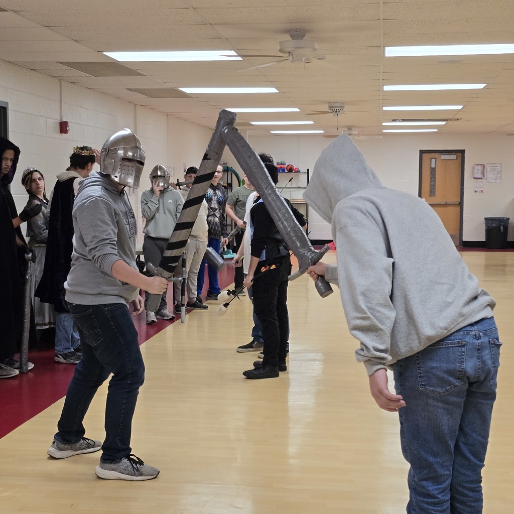 Medieval Club visits LWJE to help teach about the MIddle Ages to 4th grade students. 