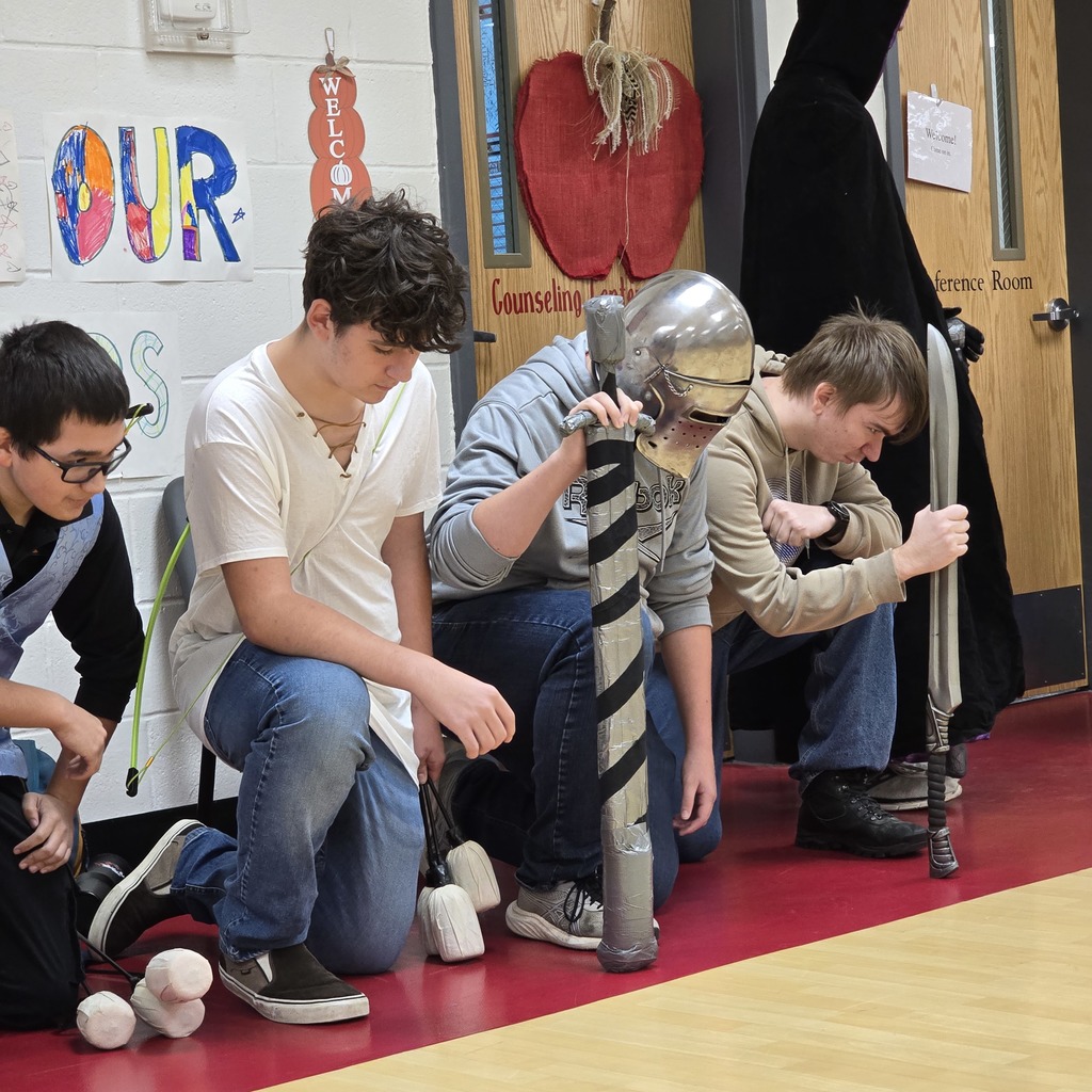 Medieval Club visits LWJE to help teach about the MIddle Ages to 4th grade students. 