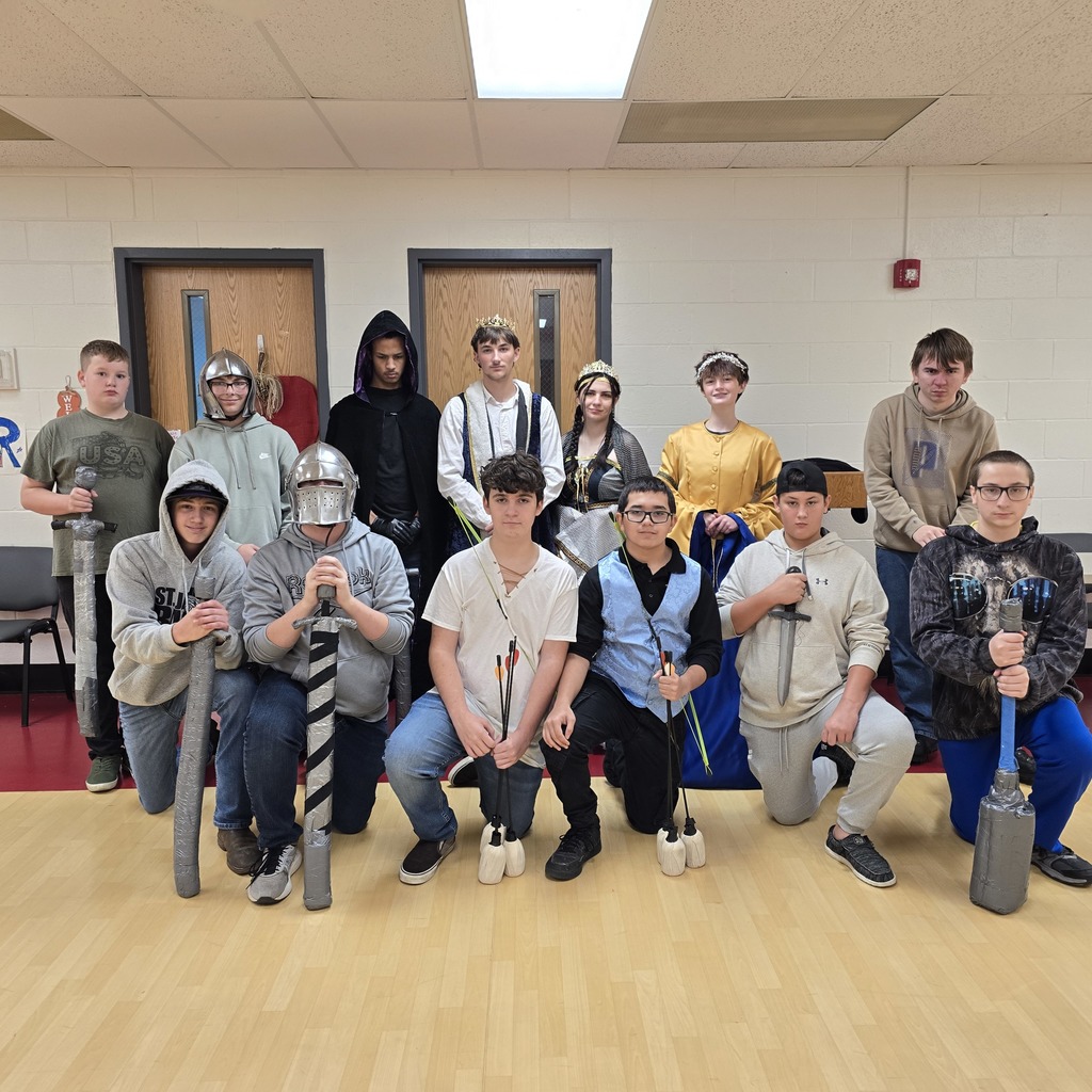 Medieval Club visits LWJE to help teach about the MIddle Ages to 4th grade students. 