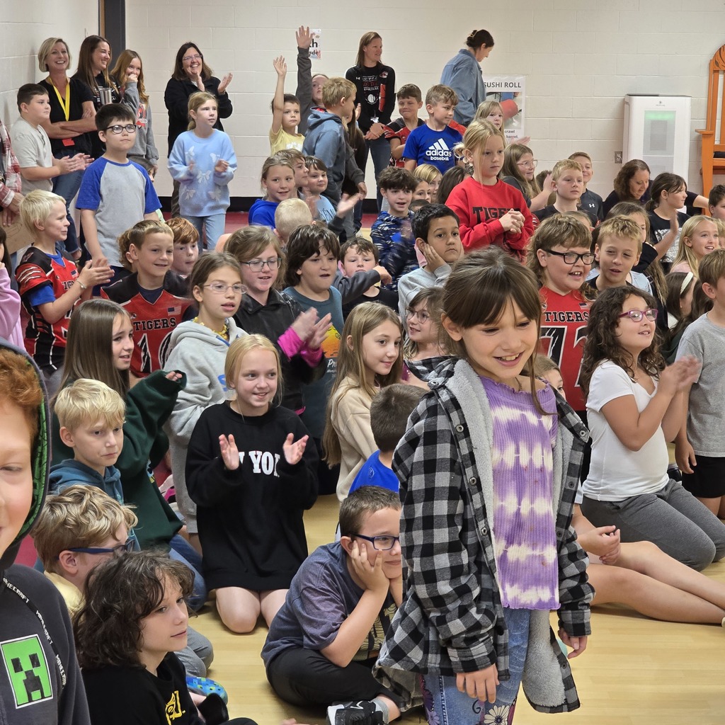 Medieval Club visits LWJE to help teach about the MIddle Ages to 4th grade students. 