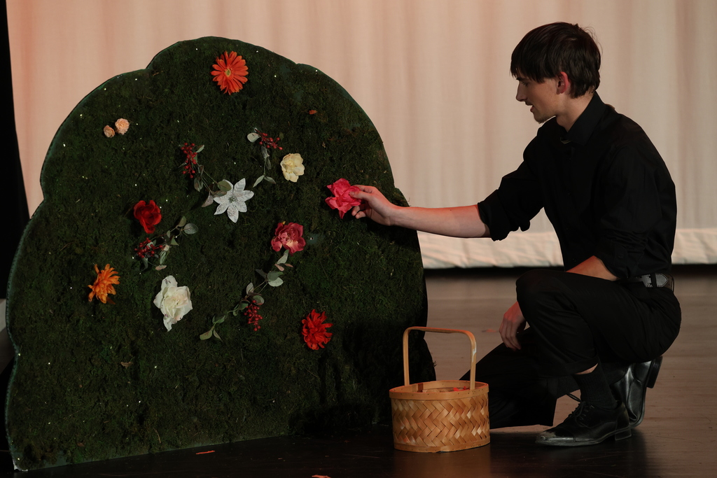 Students perform rehearsals for Romeo and Juliet!