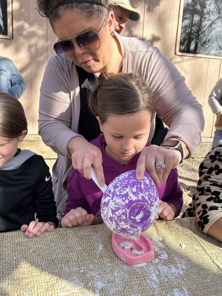 Second grade visits Earth's Classroom!