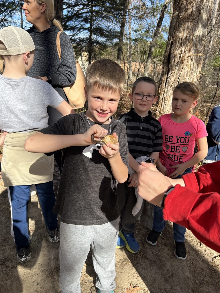 Second grade visits Earth's Classroom!