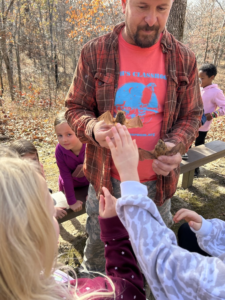 Second grade visits Earth's Classroom!
