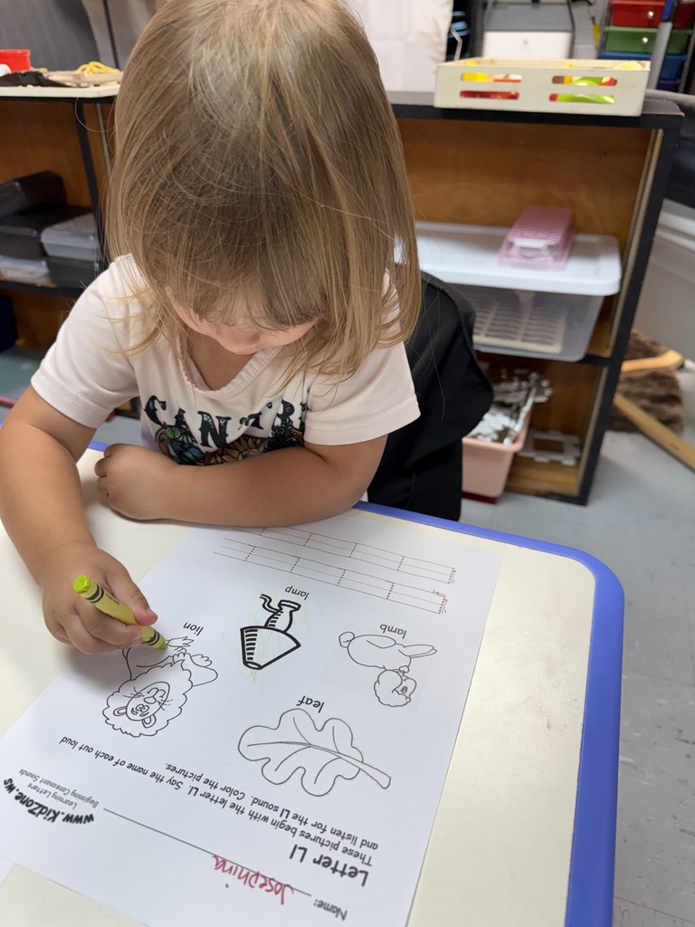 Tiger Tots learn how to write their names!