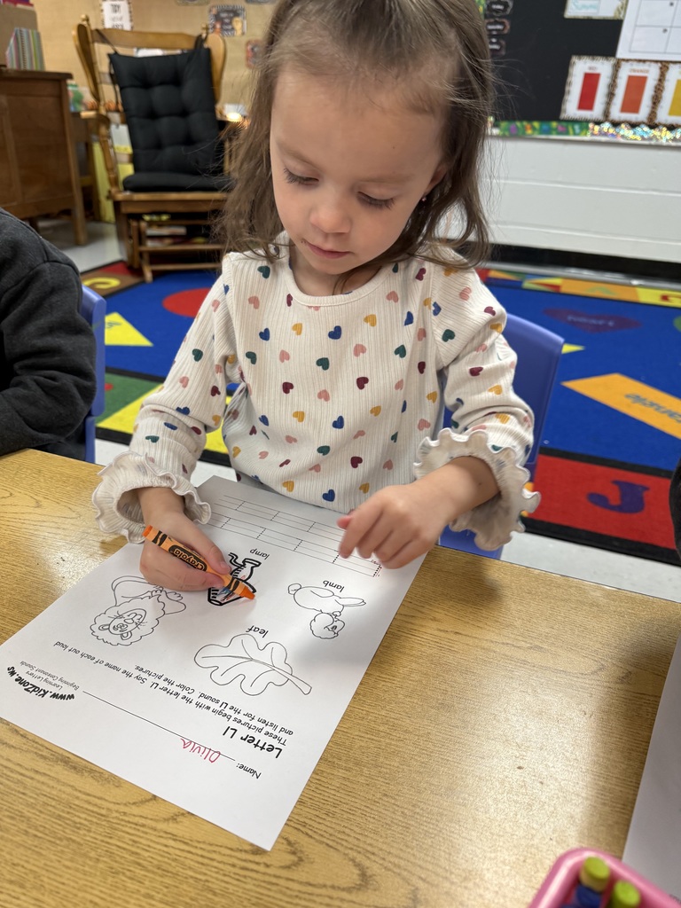Tiger Tots learn how to write their names!