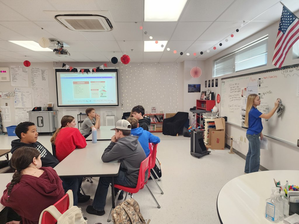 HS FFA visits middle school classes.
