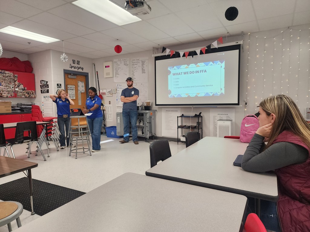 HS FFA visits middle school classes.