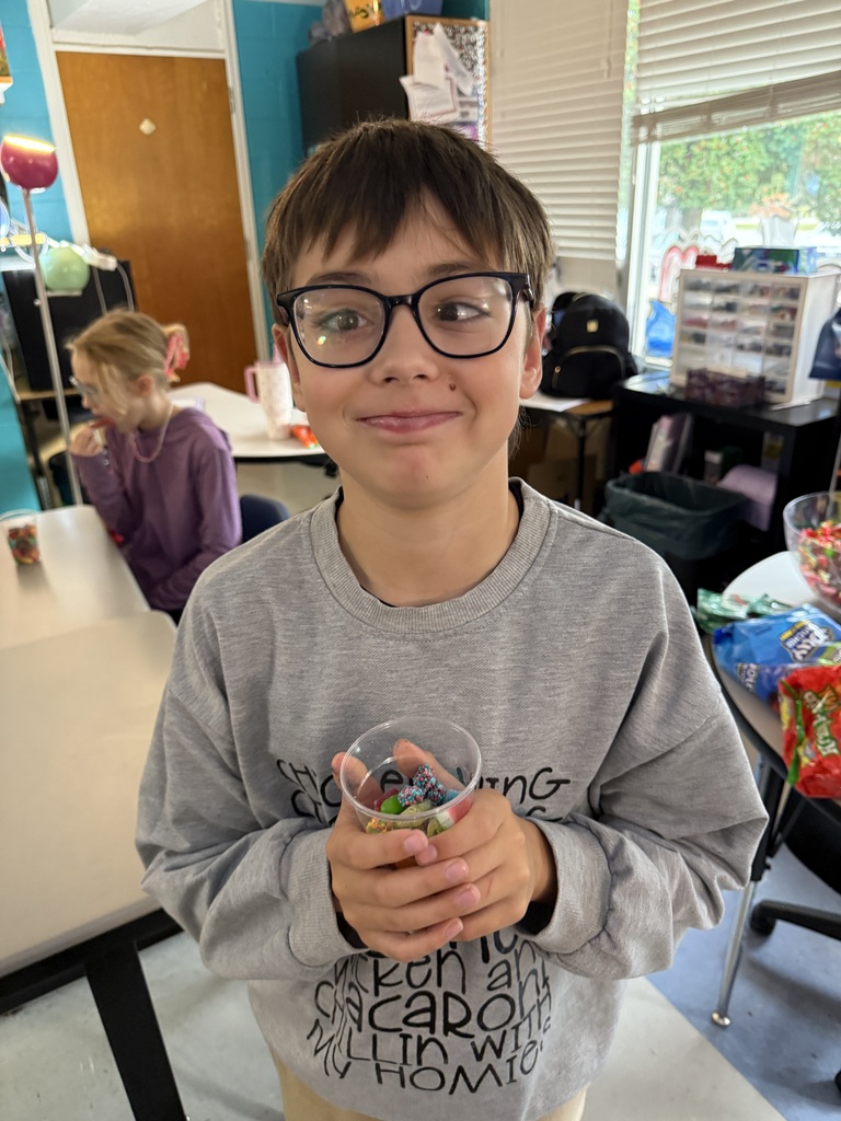 Friendsgiving Candy Salad in Ms. Wisdom's class.