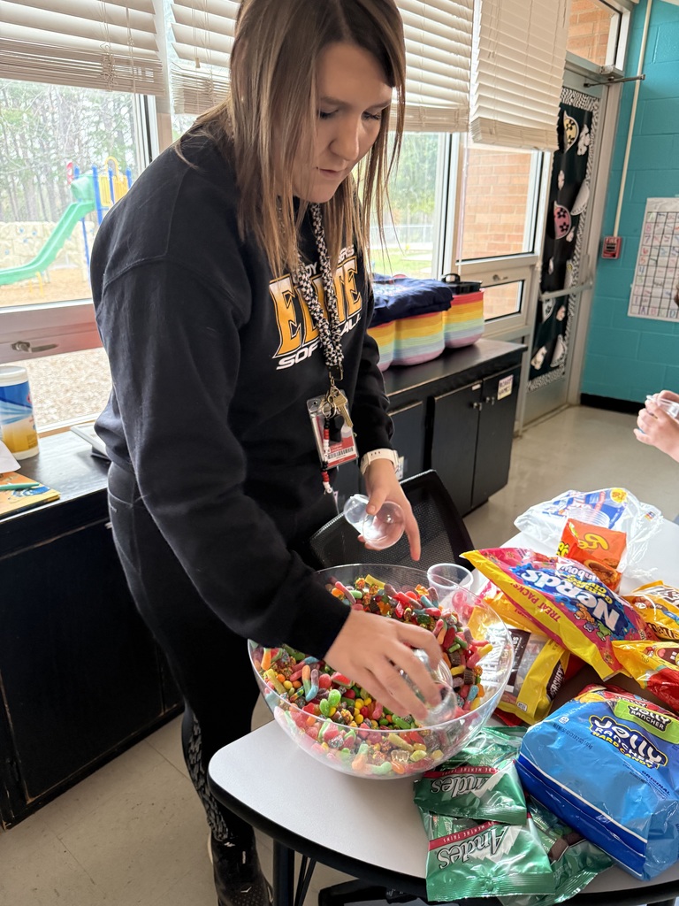 Friendsgiving Candy Salad in Ms. Wisdom's class.