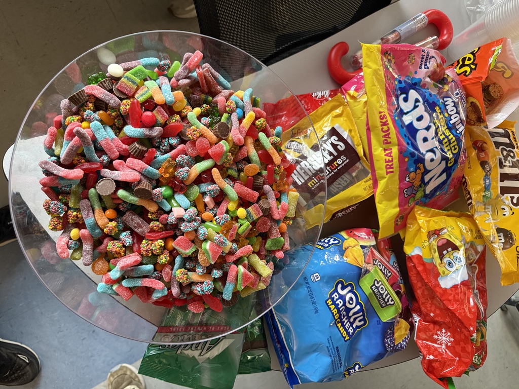Friendsgiving Candy Salad in Ms. Wisdom's class.