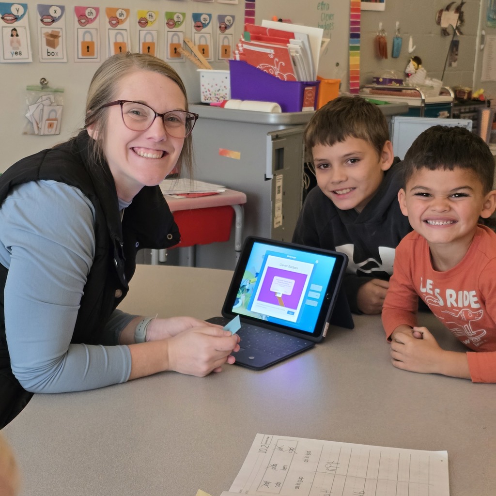 5th Grade Classroom Economy projects finished with students visiting teachers across the elementary. 