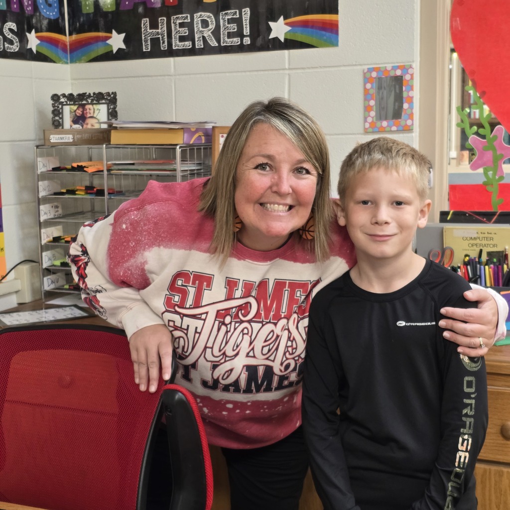 5th Grade Classroom Economy projects finished with students visiting teachers across the elementary. 