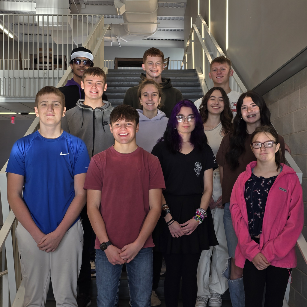 Courtwarming Court including king and queen candidates and grade level attendants.